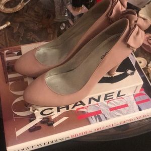 Bebe pink bow pumps